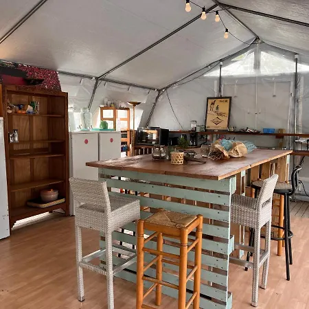 Aparra Surfcamp Kemp *