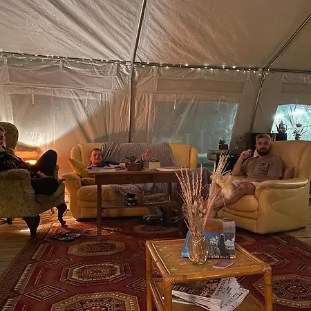 Kemp Aparra Surfcamp *