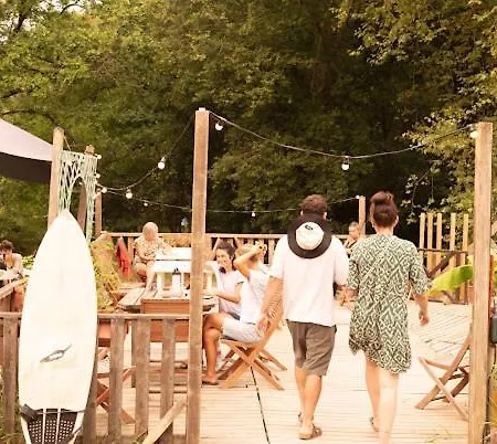 Aparra Surfcamp Андай