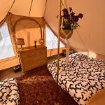 Aparra Surfcamp * أُنْداي