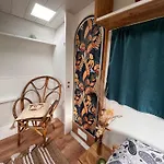Aparra Surfcamp 昂代