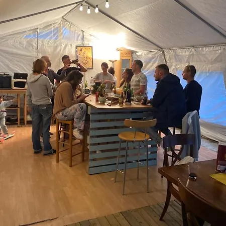 مكان تخييم Aparra Surfcamp *