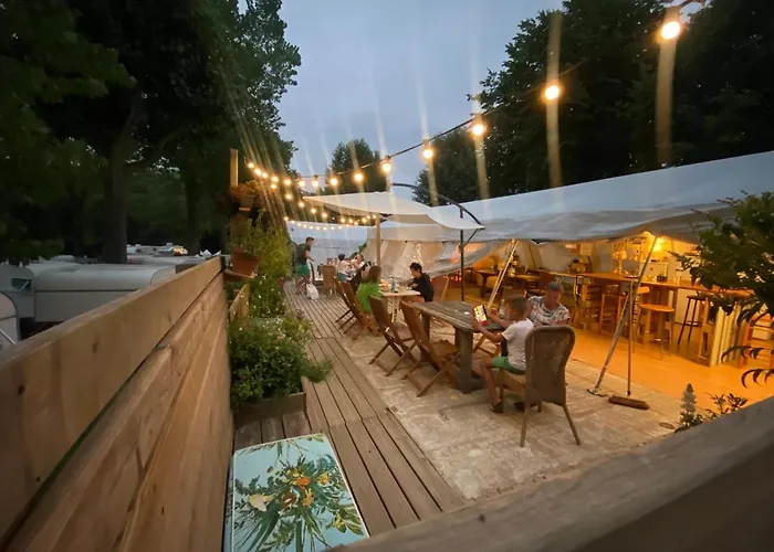 Aparra Surfcamp 营地