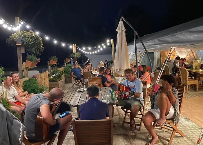 Aparra Surfcamp 营地 昂代