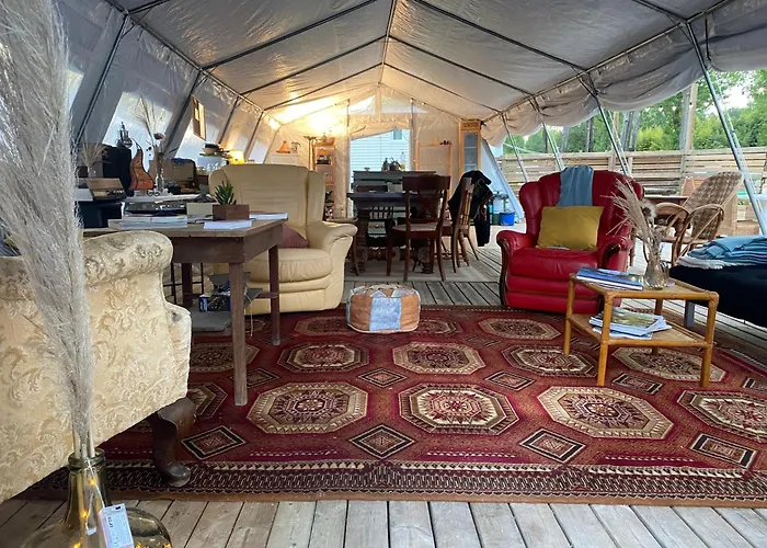 Aparra Surfcamp 昂代